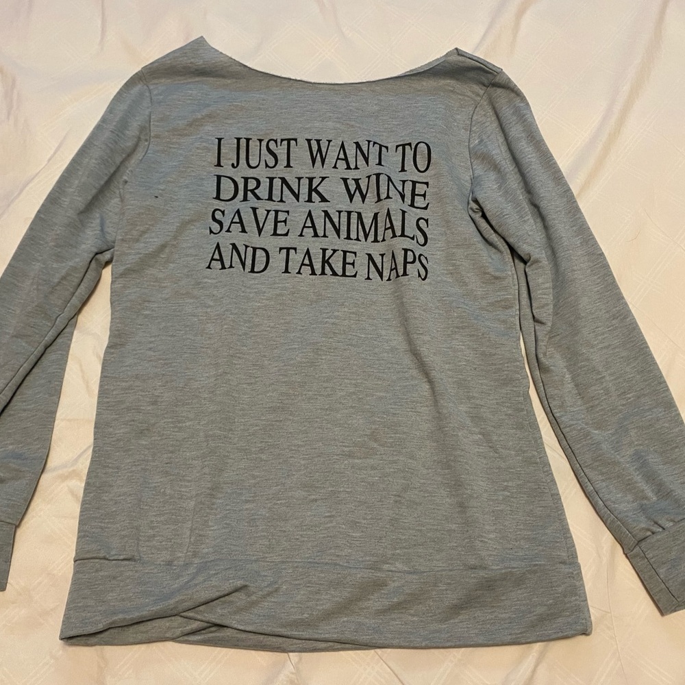 Hardly worn, excellent condition. Size L, runs small.